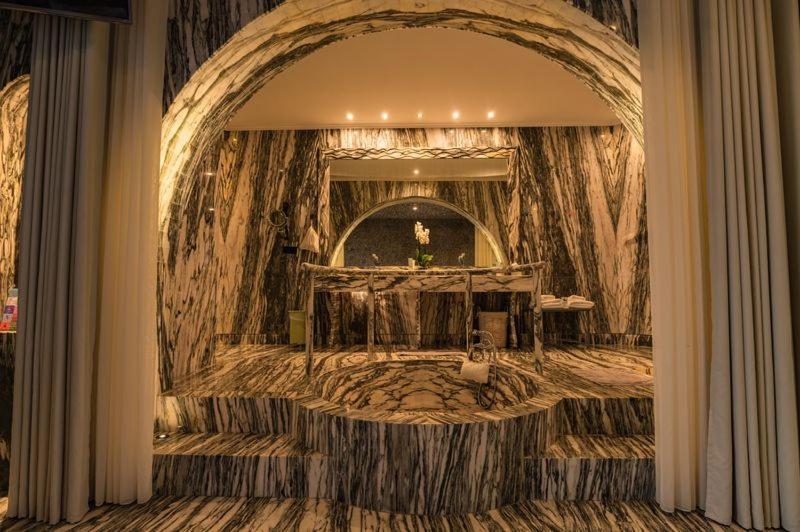 Agalia Luxury Suites Koumpara Extérieur photo