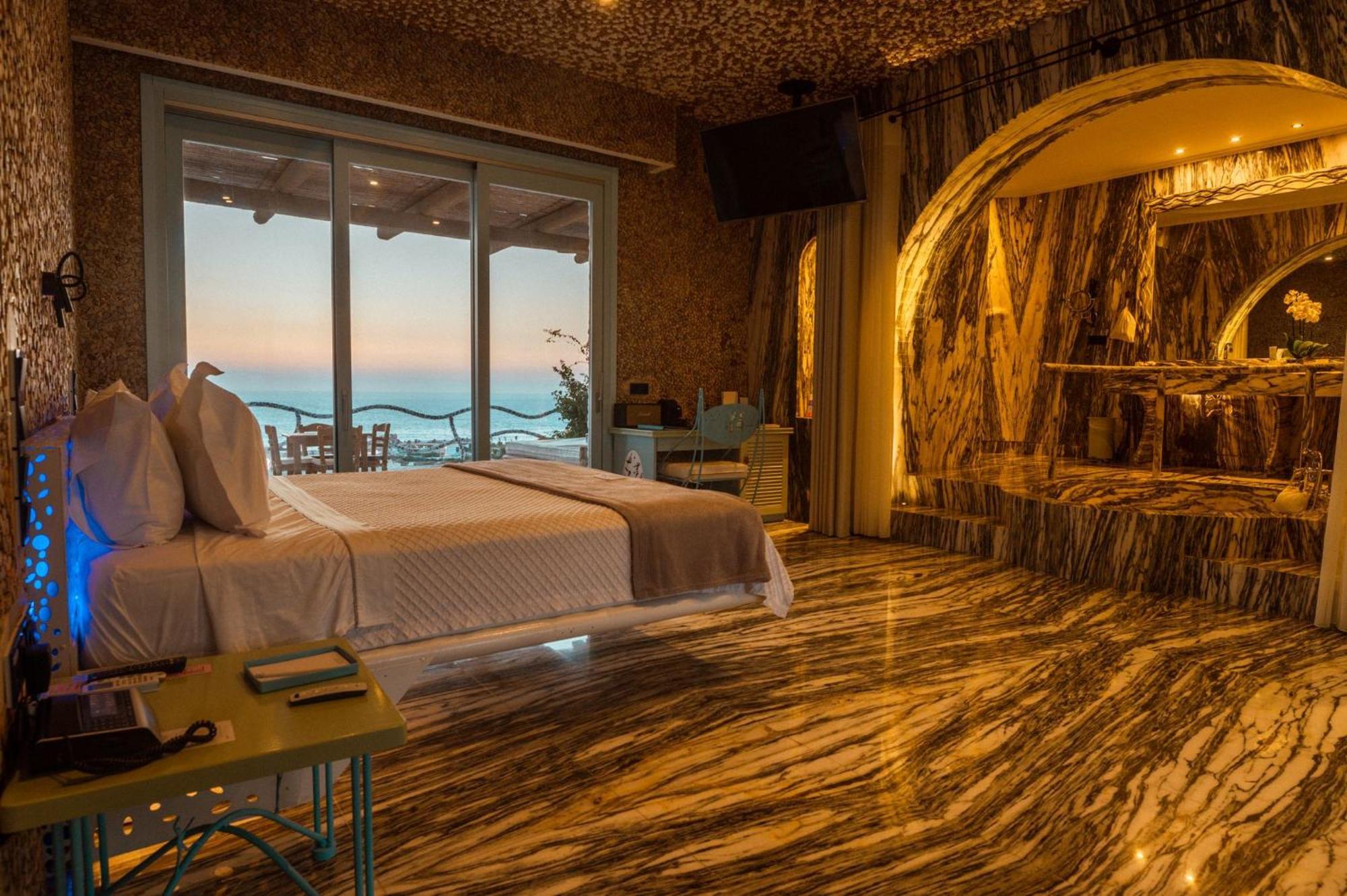 Agalia Luxury Suites Koumpara Extérieur photo