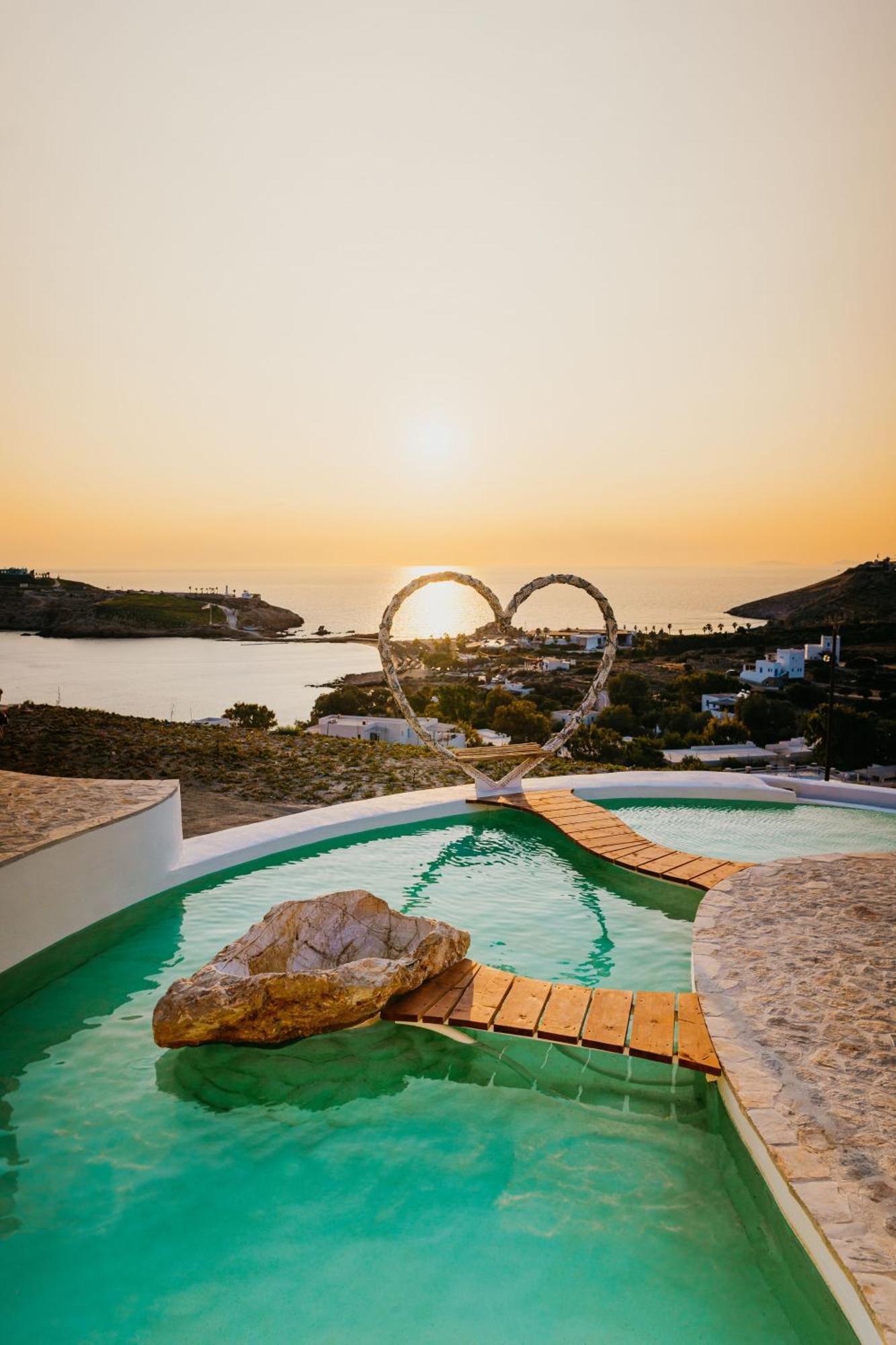 Agalia Luxury Suites Koumpara Extérieur photo