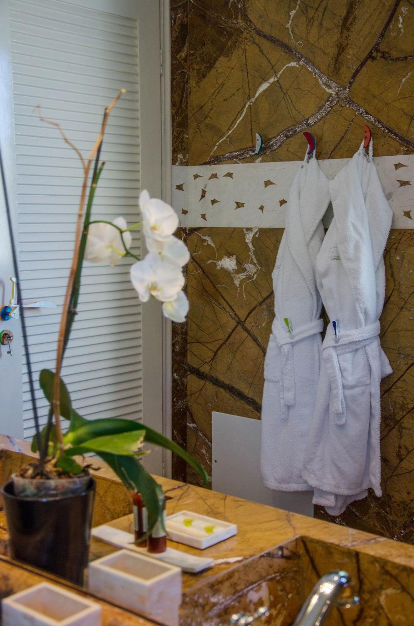 Agalia Luxury Suites Koumpara Chambre photo